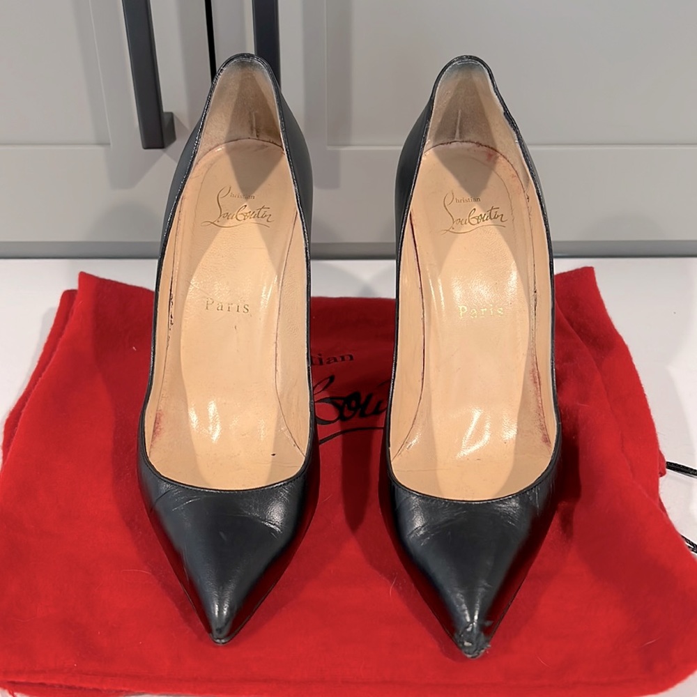 Christian Louboutin Apostrophy Leather Pumps